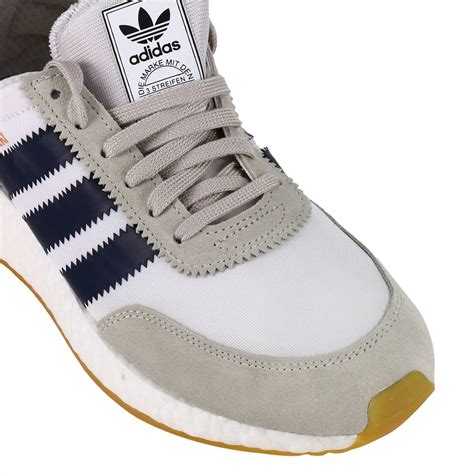 discount adidas sneakers.